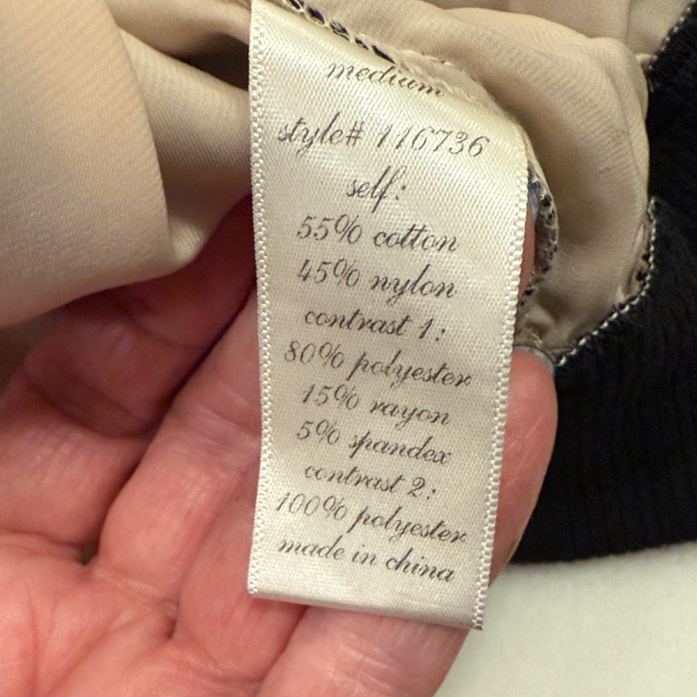 Elegant Black Lace Fabric Zip Jacket - Picture 11 of 12